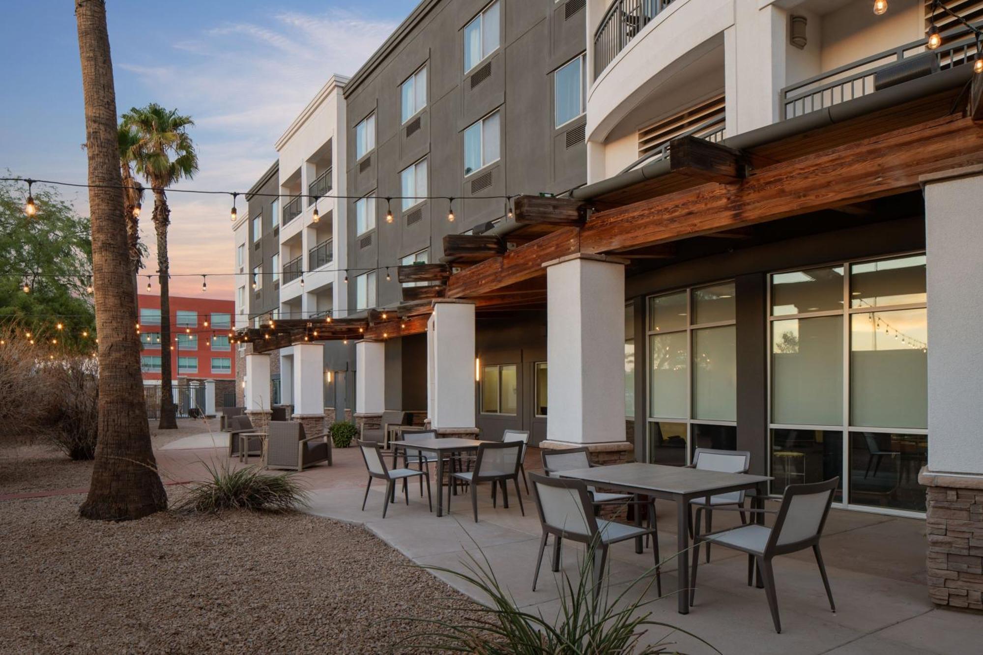 Courtyard By Marriott Phoenix West/Avondale Extérieur photo